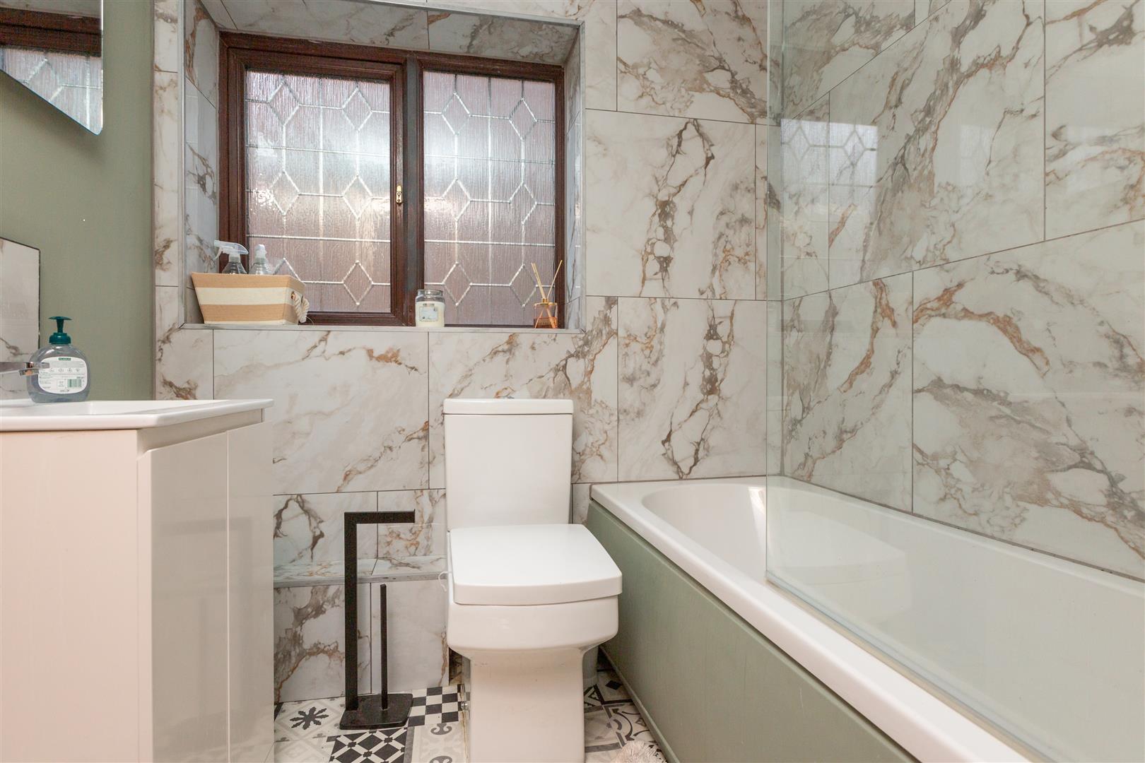 Carmarthen Road, Cwmdu, Swansea, SA5 8LL